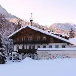 Alpenlodge, 11 *