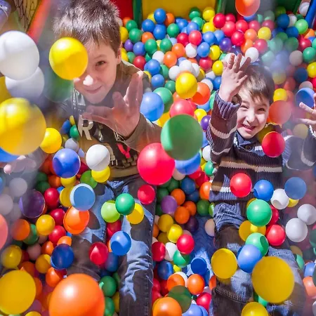 Alpenlodge, 11 *